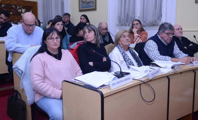 Bancada femenina investiga violencia de género en la Junta Departamental