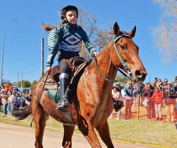 Valentina Silvera, la niña que escribió una nueva historia en el raid de Santa Clara