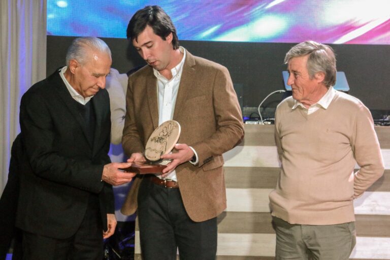 “El comercio es aguantar, insistir y dar un poco más de lo que la gente espera”