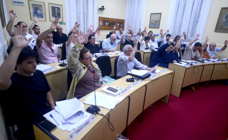 JDL aprobó el Presupuesto en general, entre acusaciones cruzadas y la rebelión de los alcaldes