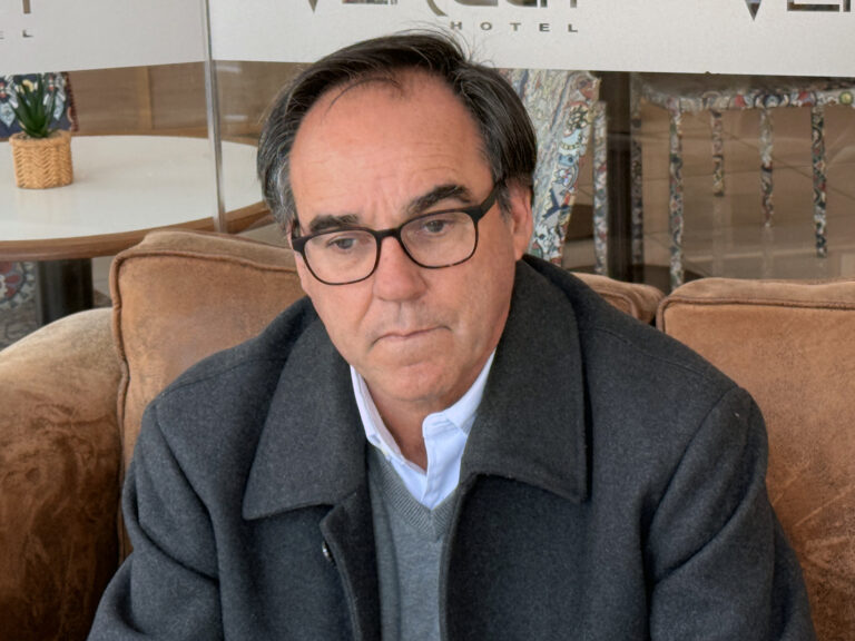 Robert Bouvier defendió las presupuestaciones cuestionadas y negó favoritismos políticos