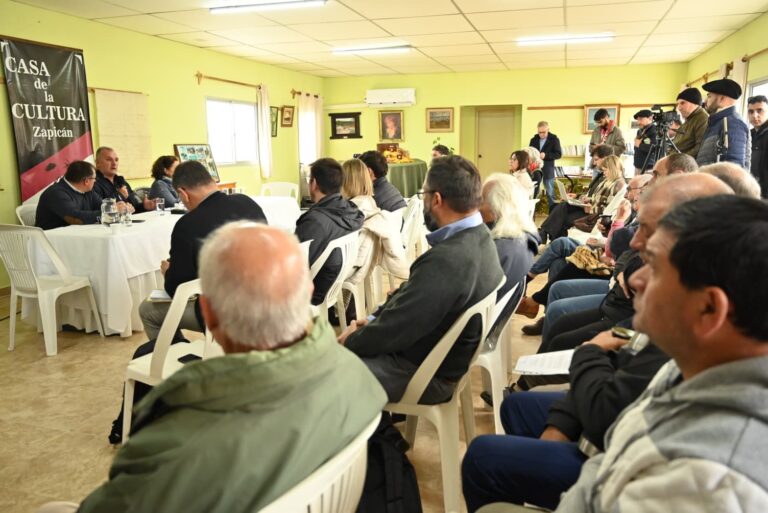 Consejo de Lavalleja inició su segunda ronda en Zapicán con foco en caminería rural y salud