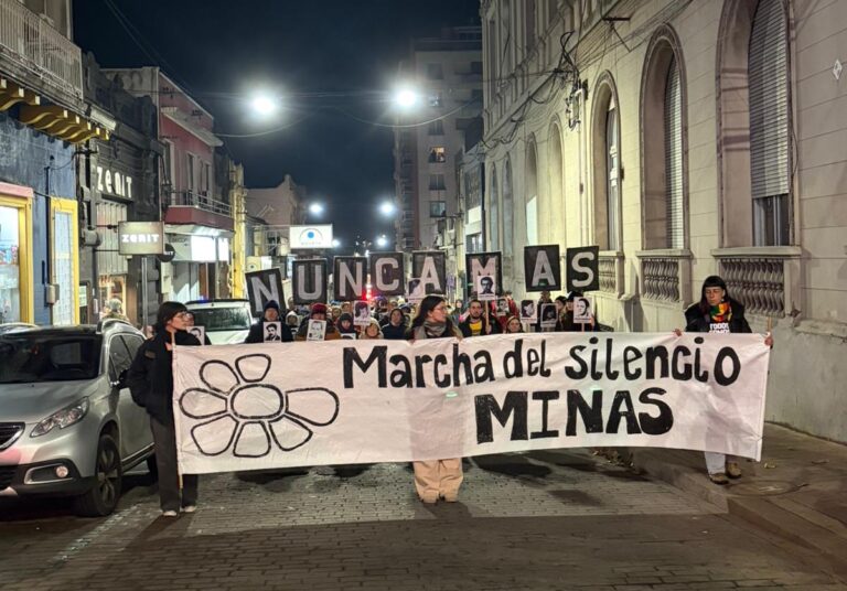 “¿Dónde están?”: Por calles de Minas se realizó ayer una nueva “Marcha del Silencio”