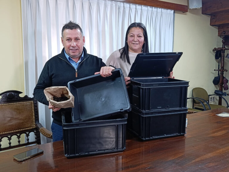 La JDL organiza un taller de vermicompostaje en la UTEC para promover el reciclaje doméstico