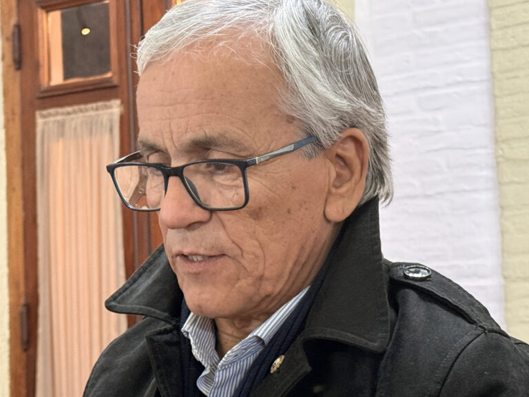 El ministro de Trabajo confirmó una reunión con las partes por el conflicto en FNC