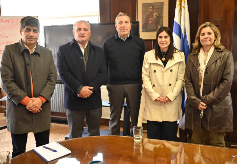 Gobierno y legisladores de Lavalleja se reunieron con el ministro Oddone por la planta de FNC