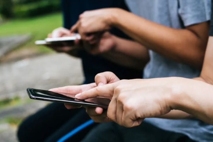 “Adolescencias & Pantallas: Hablemos” llega a Lavalleja abordando desafíos del entorno digital