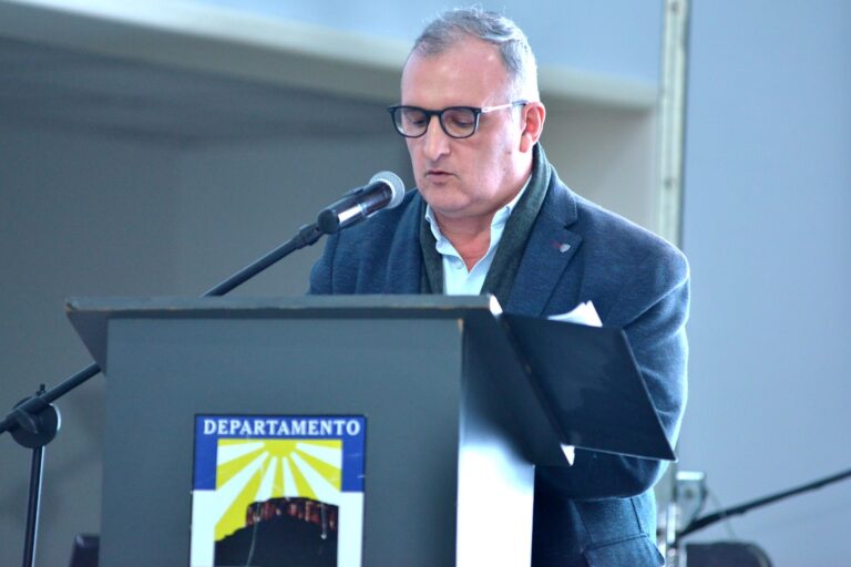 Un año de gestión, entre la rendición de cuentas y el reclamo de los funcionarios