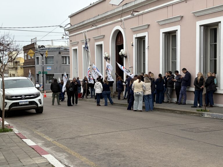 ADEOM endurece el reclamo por el cambio de horario y cuestiona la falta de diálogo
